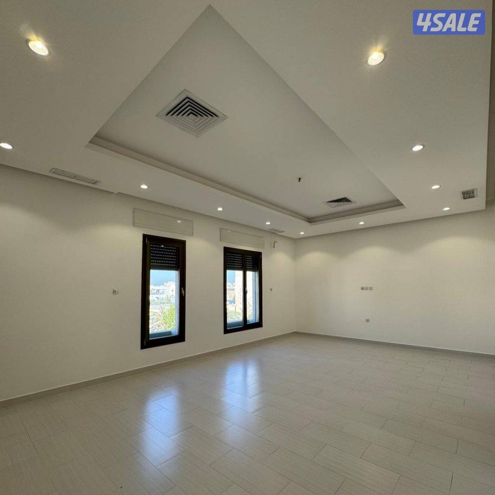 تريبلكس 3 أدوار للإيجار في سلوى3