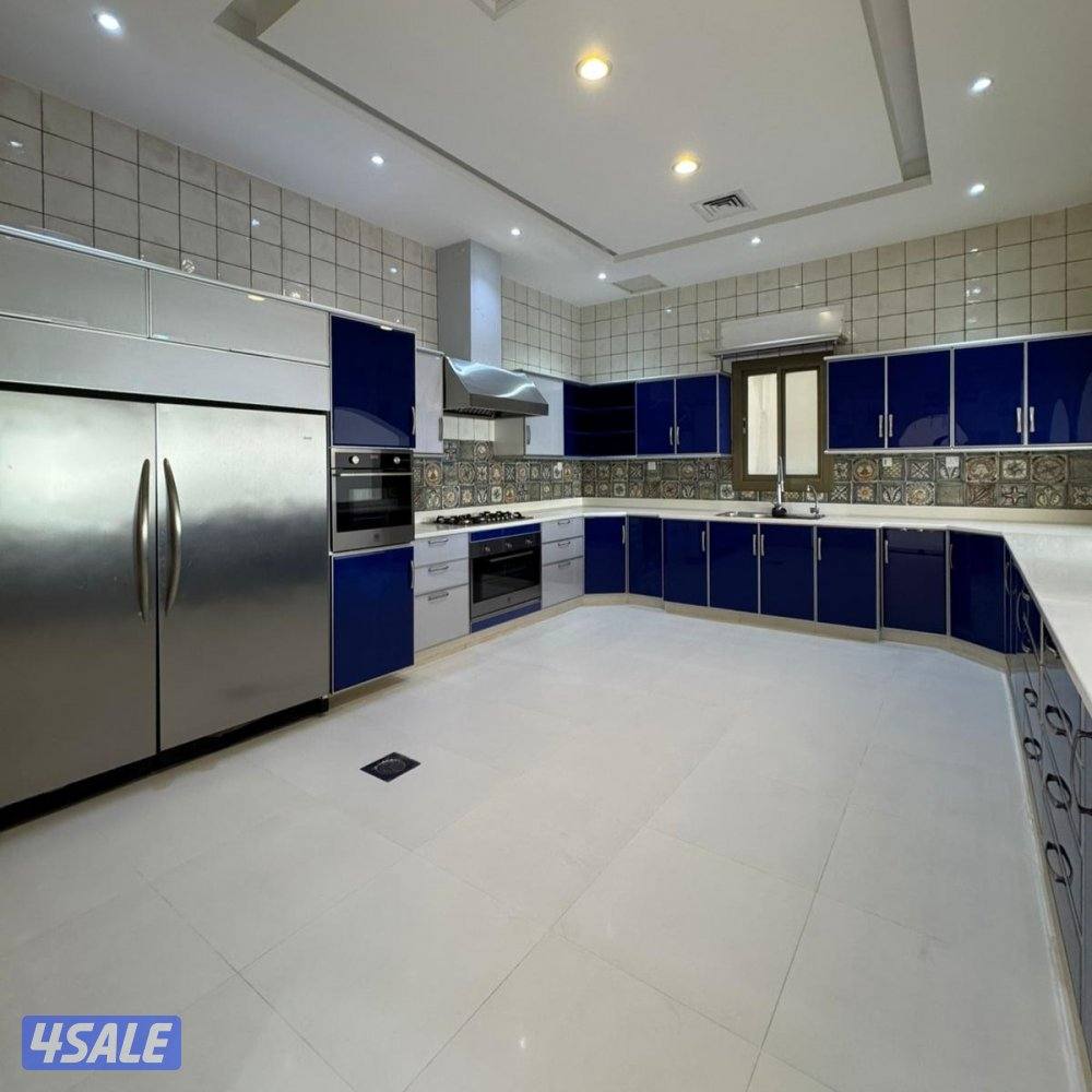 تريبلكس 3 أدوار للإيجار في سلوى6