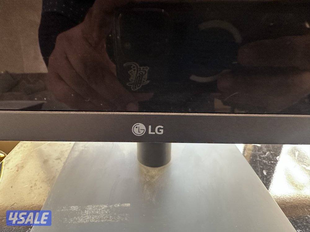 Mac pro With lg mac monitor5