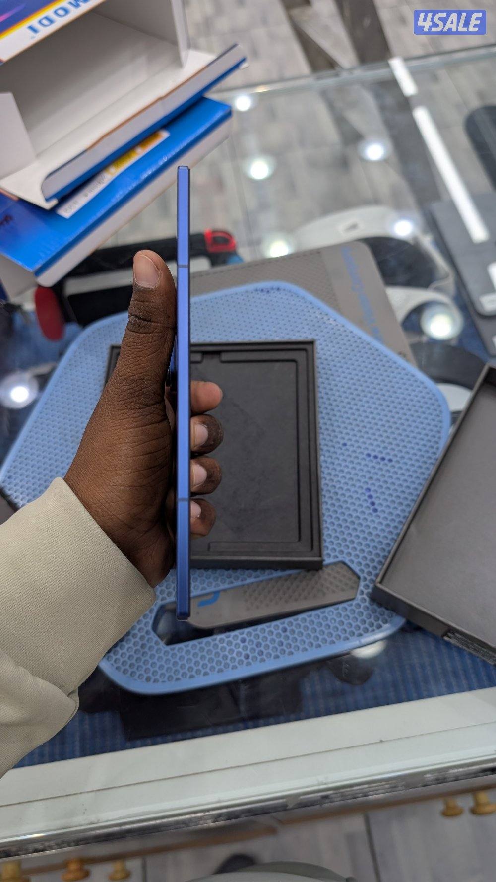 Samsung Galaxy Fold 79