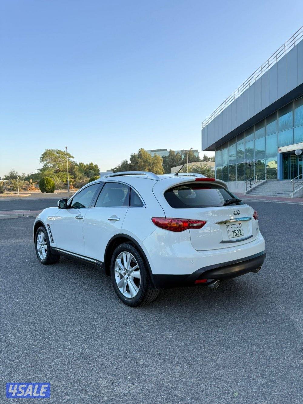 Qx70 موديل 2014 صبغ الوكاله ماشي 140الف فقط المالك الاول بحاله الوكاله3