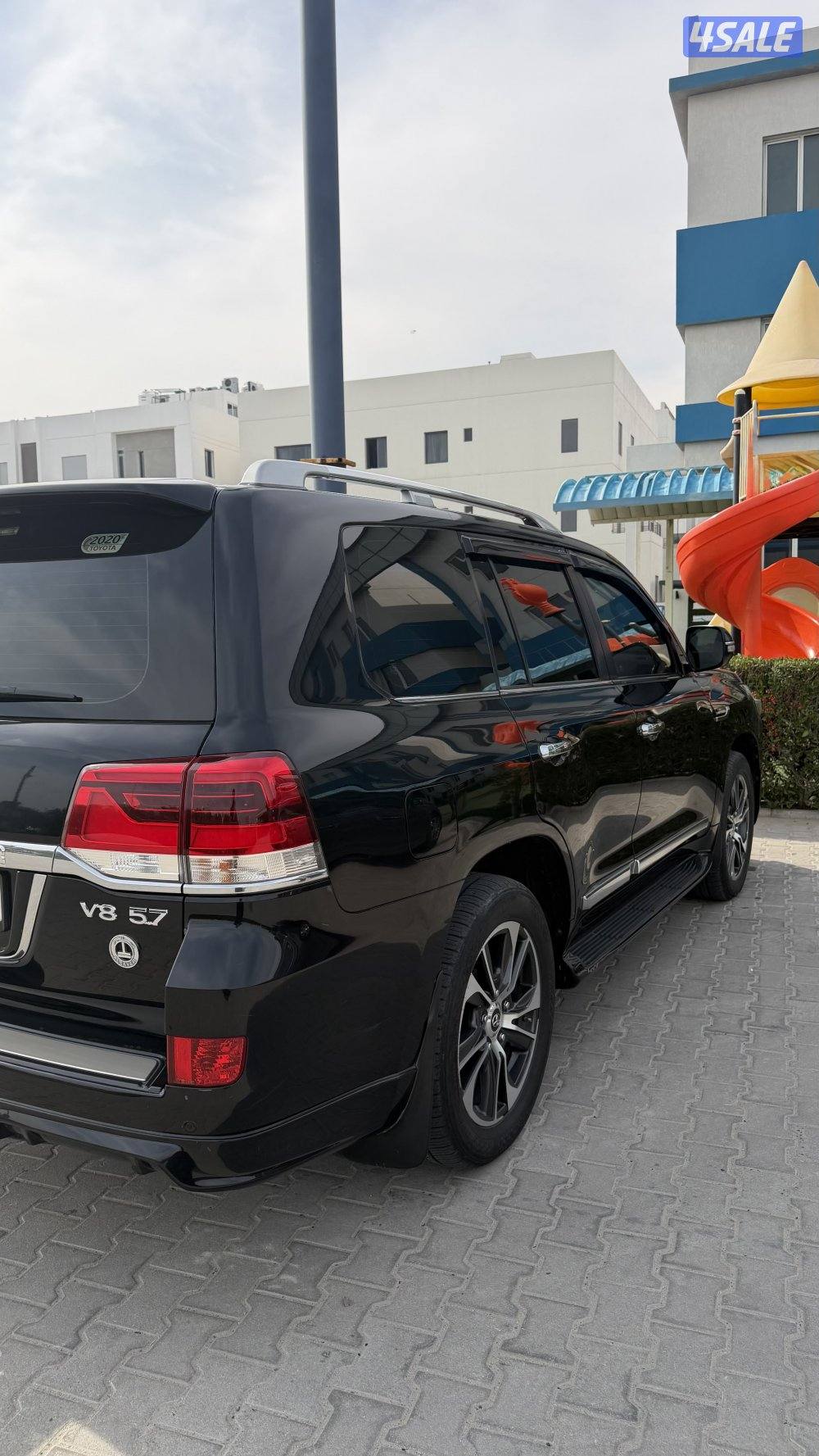 لاند كروزر vxr تورينق ( s )  وارد الساير ماشي ١٩٦ الف موديل 20201