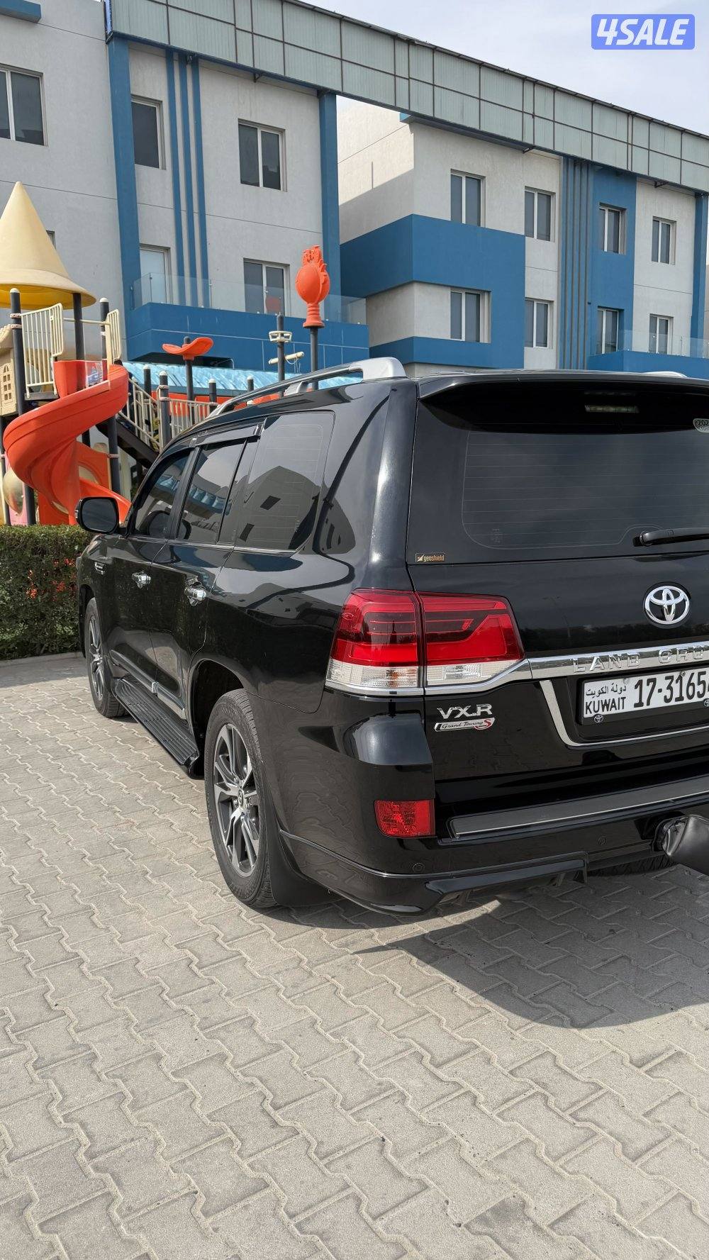 لاند كروزر vxr تورينق ( s )  وارد الساير ماشي ١٩٦ الف موديل 20203