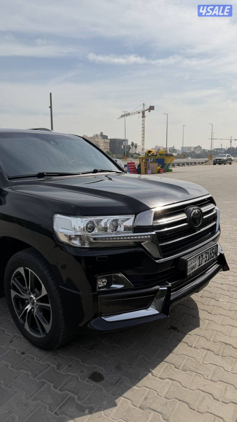 لاند كروزر vxr تورينق ( s )  وارد الساير ماشي ١٩٦ الف موديل 20204