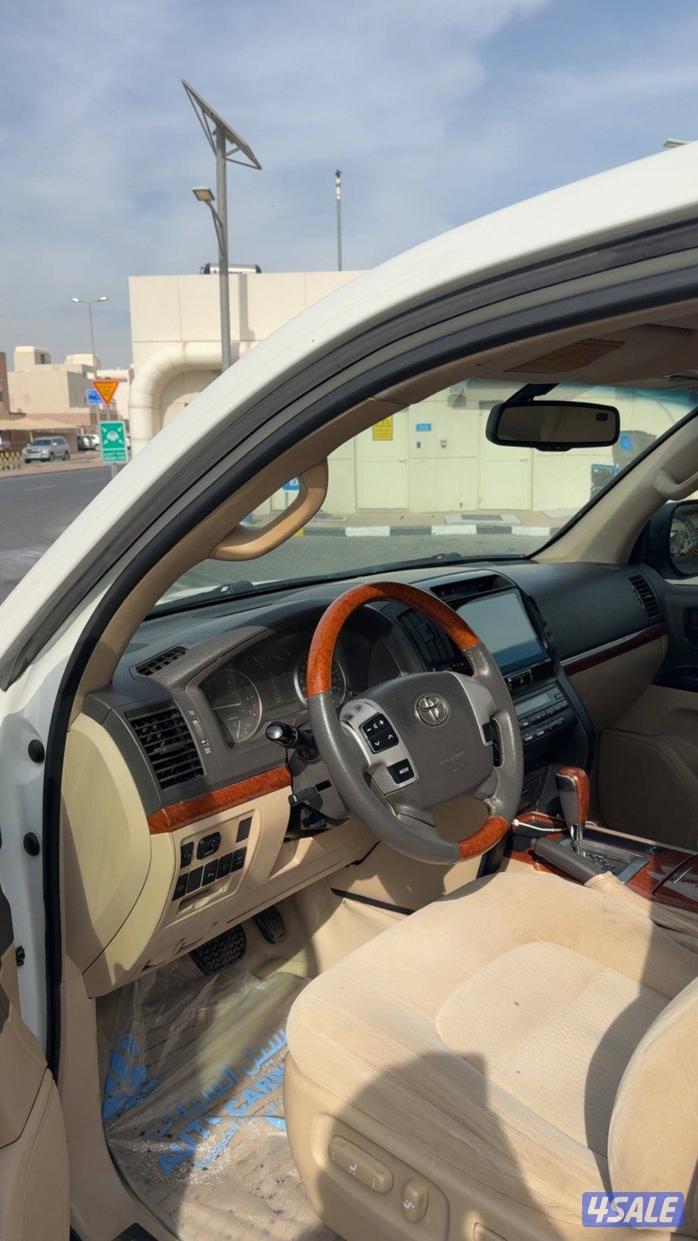 للبيع لاند 2013 صبغ الوكاله معاد جزه من باب السايق تجميلي3