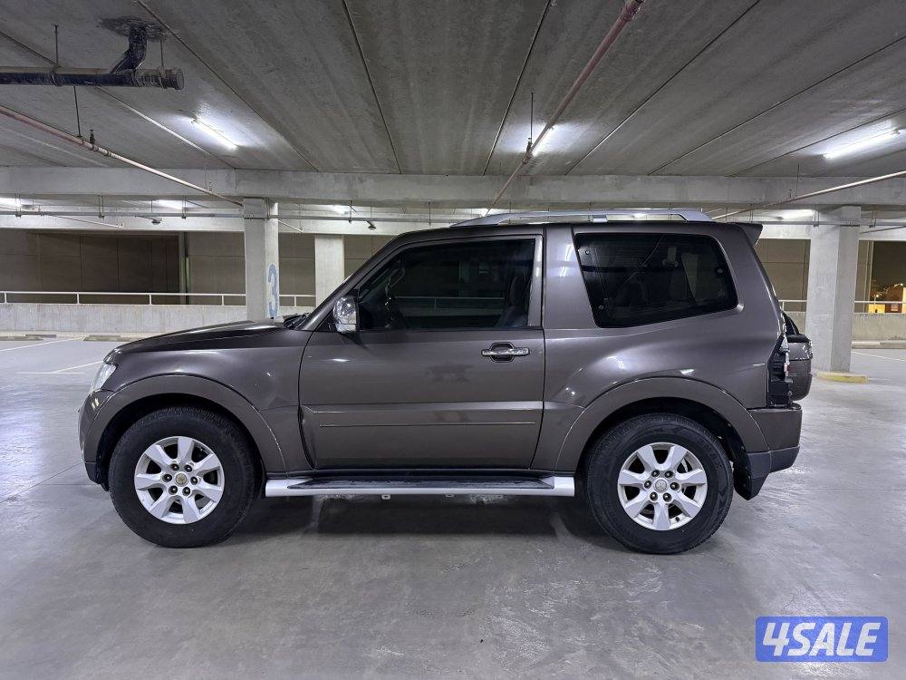 باجيرو 2009 GLS صبغة الوكالة باب واحد5