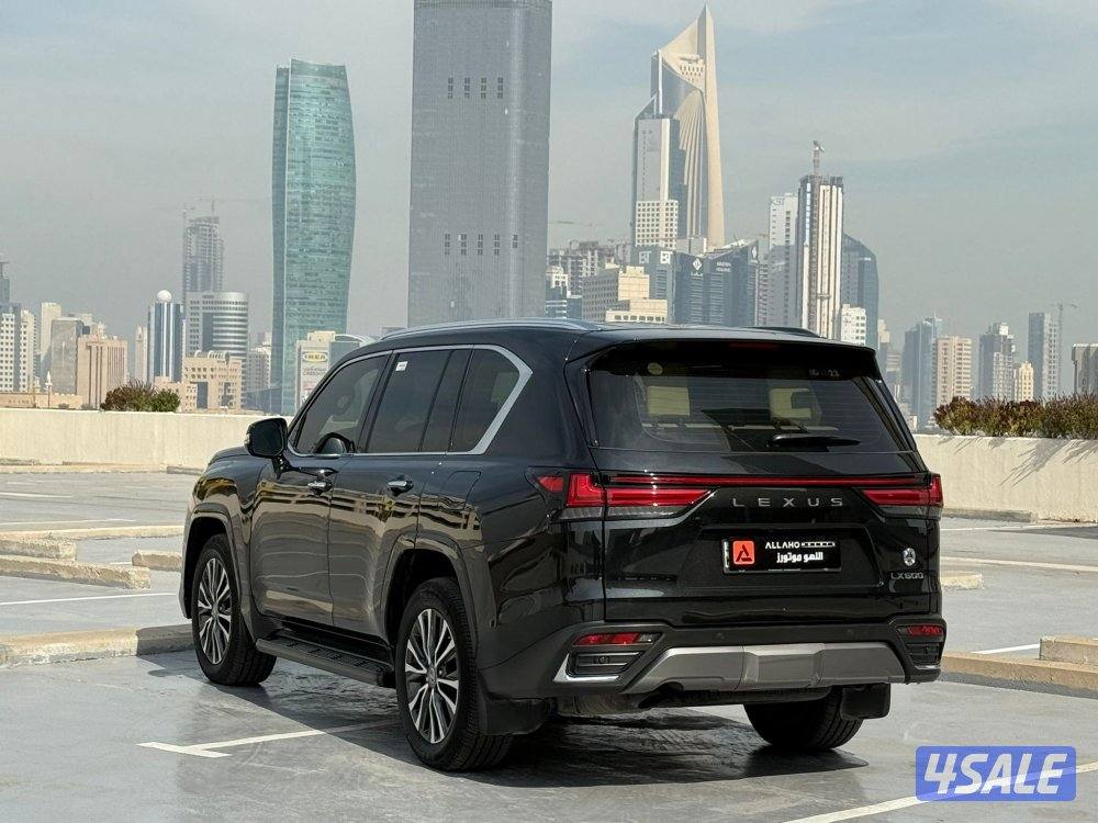 لكزسLX600(الدرجه الاولى) موديل2023 عداد52الف وارد الساير سيرفس منتظم2