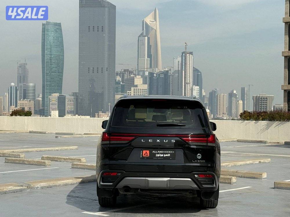 لكزسLX600(الدرجه الاولى) موديل2023 عداد52الف وارد الساير سيرفس منتظم3