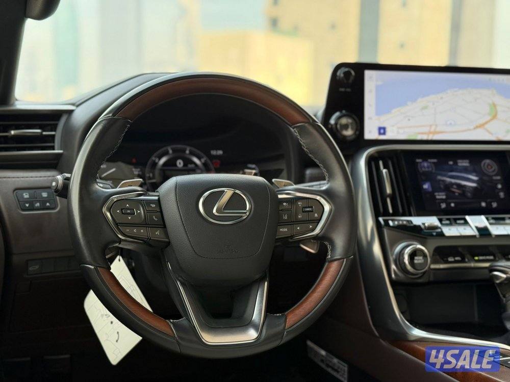 لكزسLX600(الدرجه الاولى) موديل2023 عداد52الف وارد الساير سيرفس منتظم7