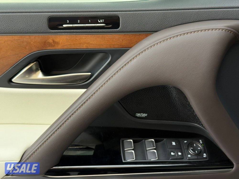 لكزسLX600(الدرجه الاولى) موديل2023 عداد52الف وارد الساير سيرفس منتظم11