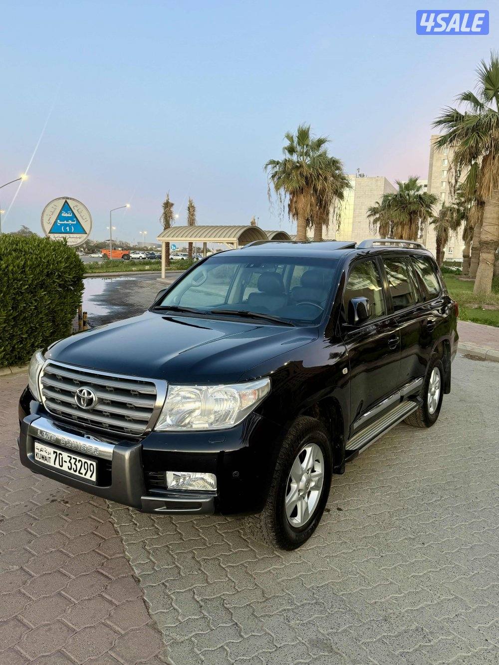 للبيع لاند كروزر موديل ٢٠١١ عداد ١٨١2