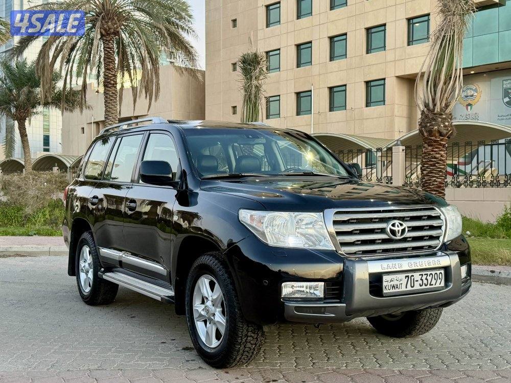 للبيع لاند كروزر موديل ٢٠١١ عداد ١٨١6