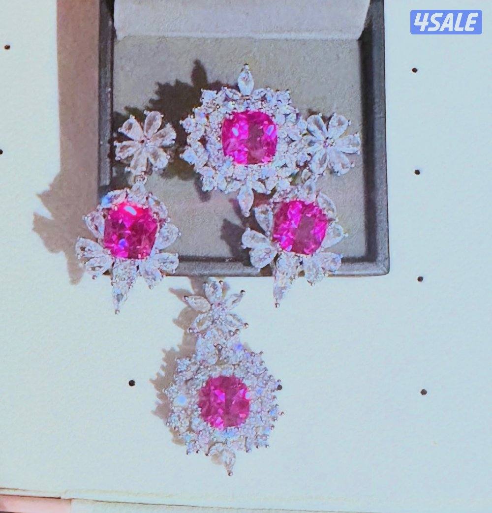 طقم حجر المويزانيت مع فضة خالصة عيار ٩٢٥0