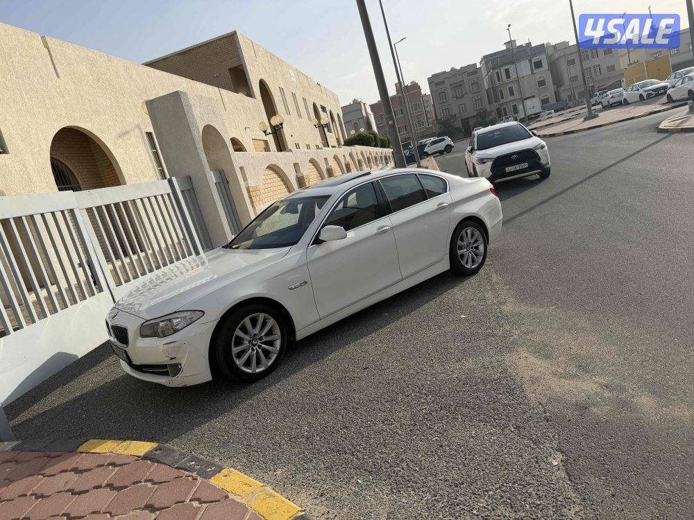 للبيع BMW 530 موديل 2013 عداد 200 الف0