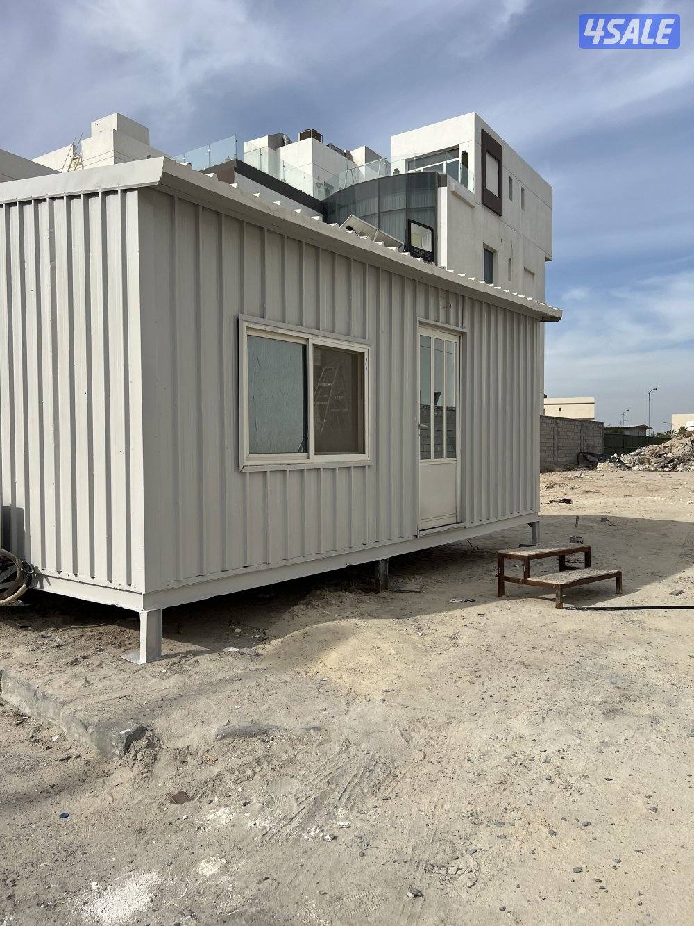 للبيع شاليه ٤في ٦ نظيف وداخله حمام اجلكم الله0