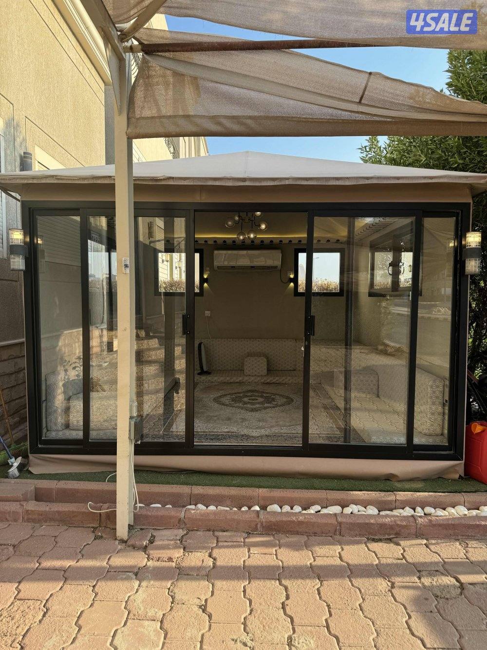 للبيع ديوانيه متنقله بكامل فرشها + وحدة تكيف راكبه1