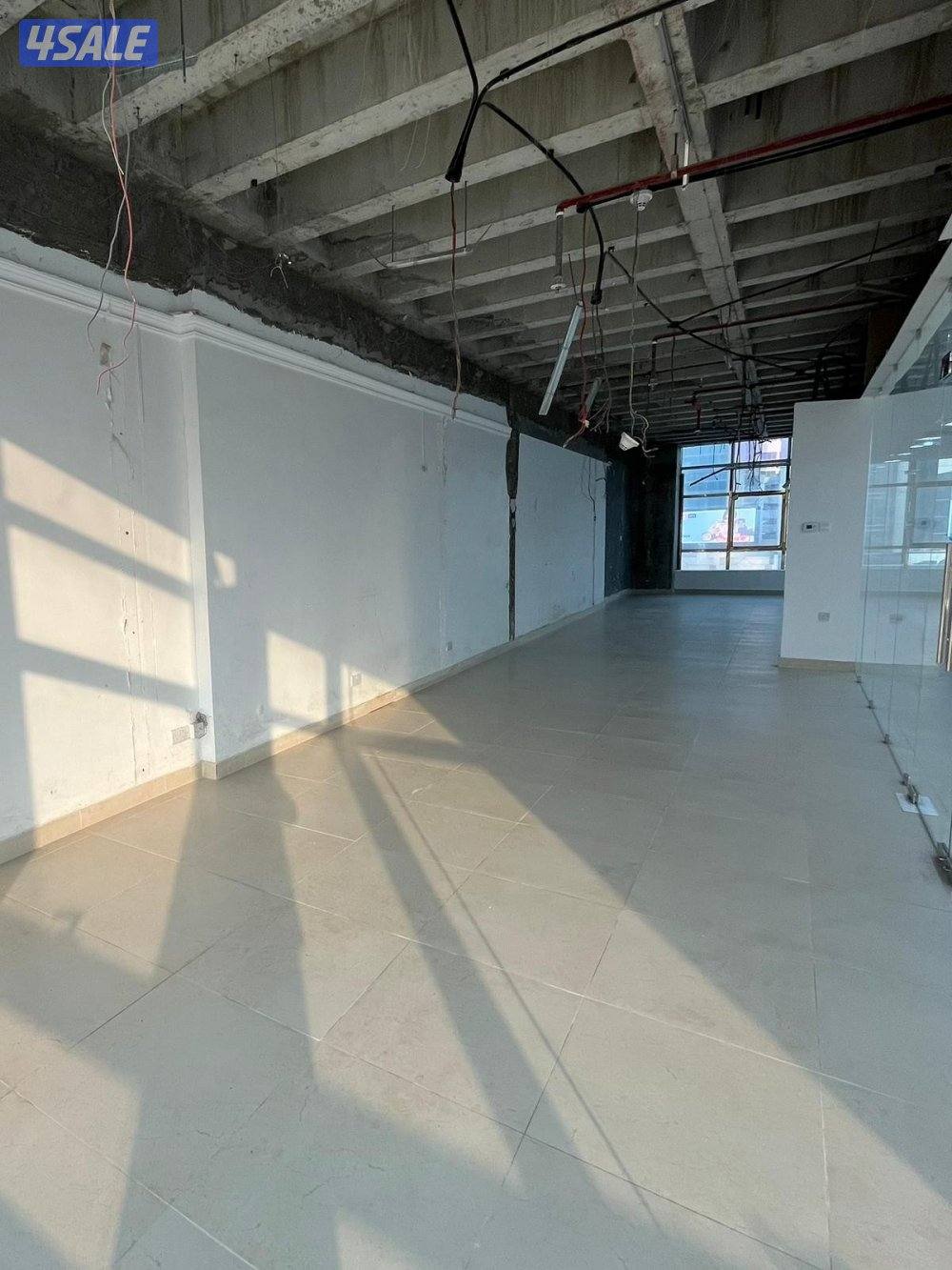 دور كامل تجاري للإيجار في القبلة .1