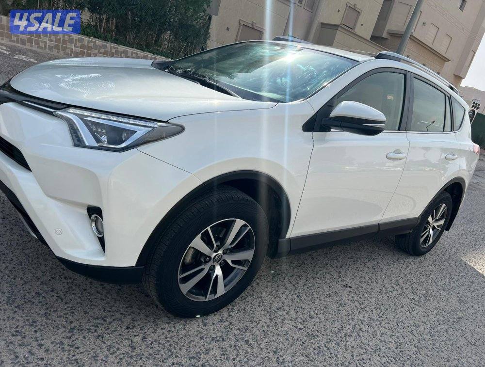 تويوتا راف 4 موديل 2017 وارد الساير عداد 127 الف كلم1