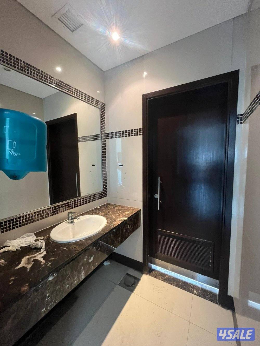 دور كامل تجاري إطلالة بحرية للإيجار في الفحيحيل .5