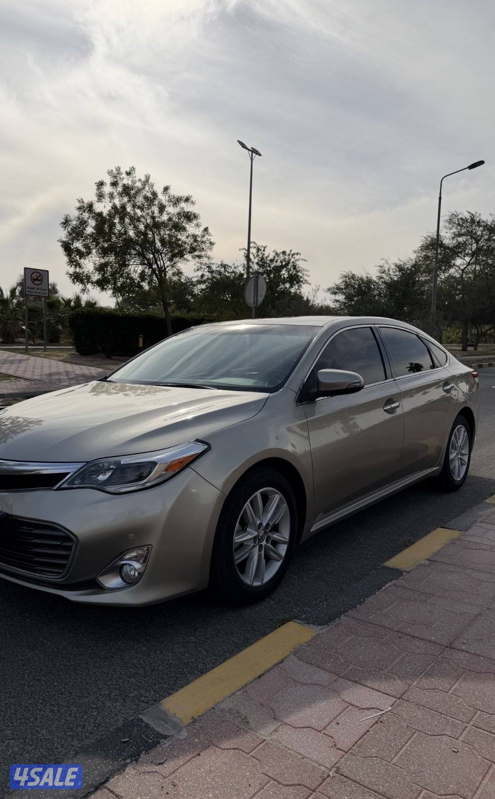 للبيع افالون موديل 20142