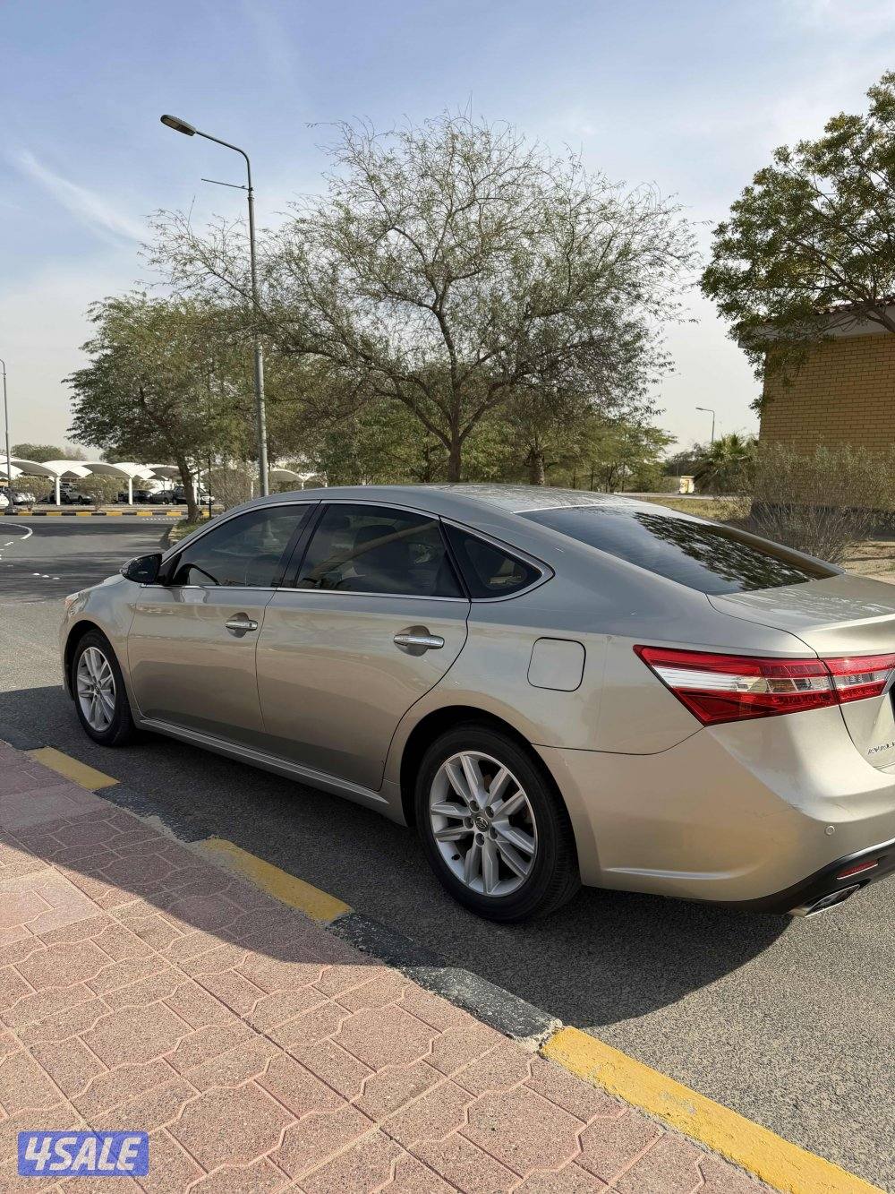 للبيع افالون موديل 20144