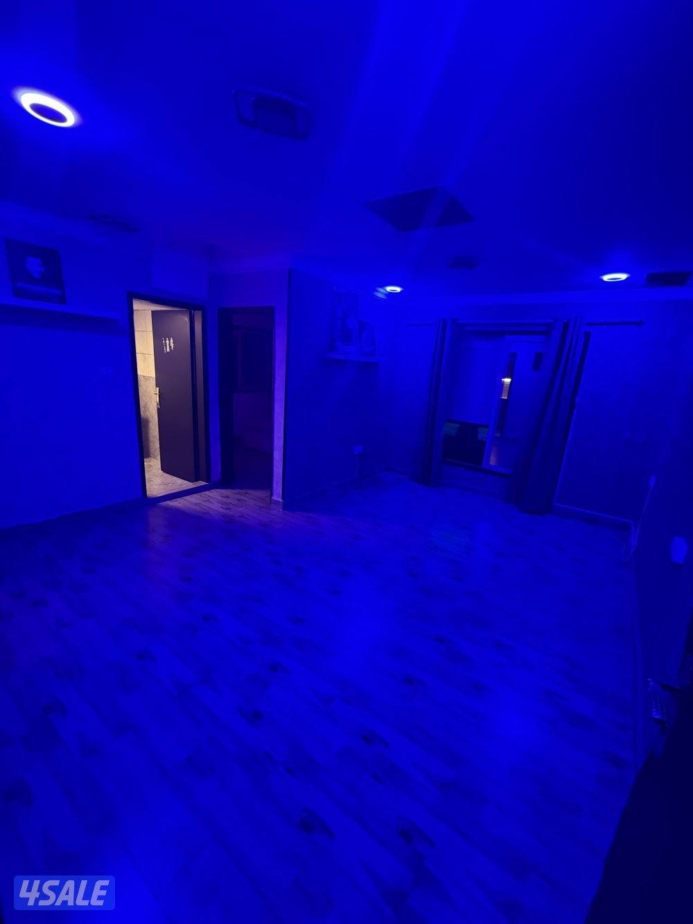 يوجد لدينا شقق الايجار غرفه وصاله ومطبخ وحمام تشطيب سوبر لوكس يوجد 🚙🚘2