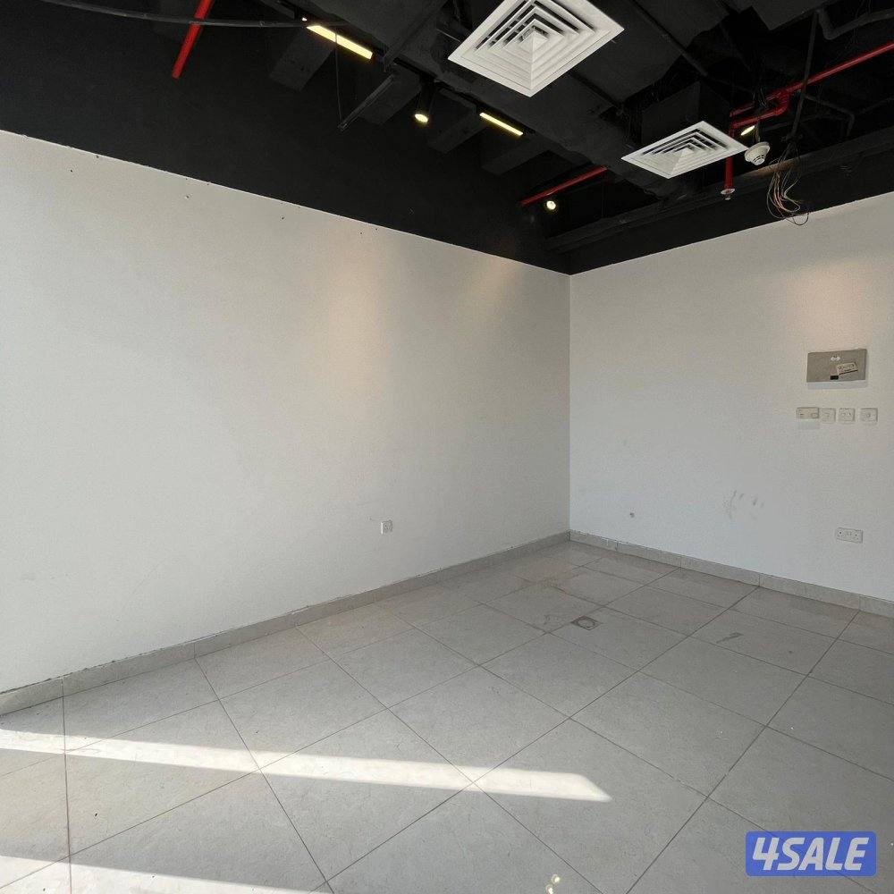 محل تجارية مع فترة سماح للإيجار في حولي .2