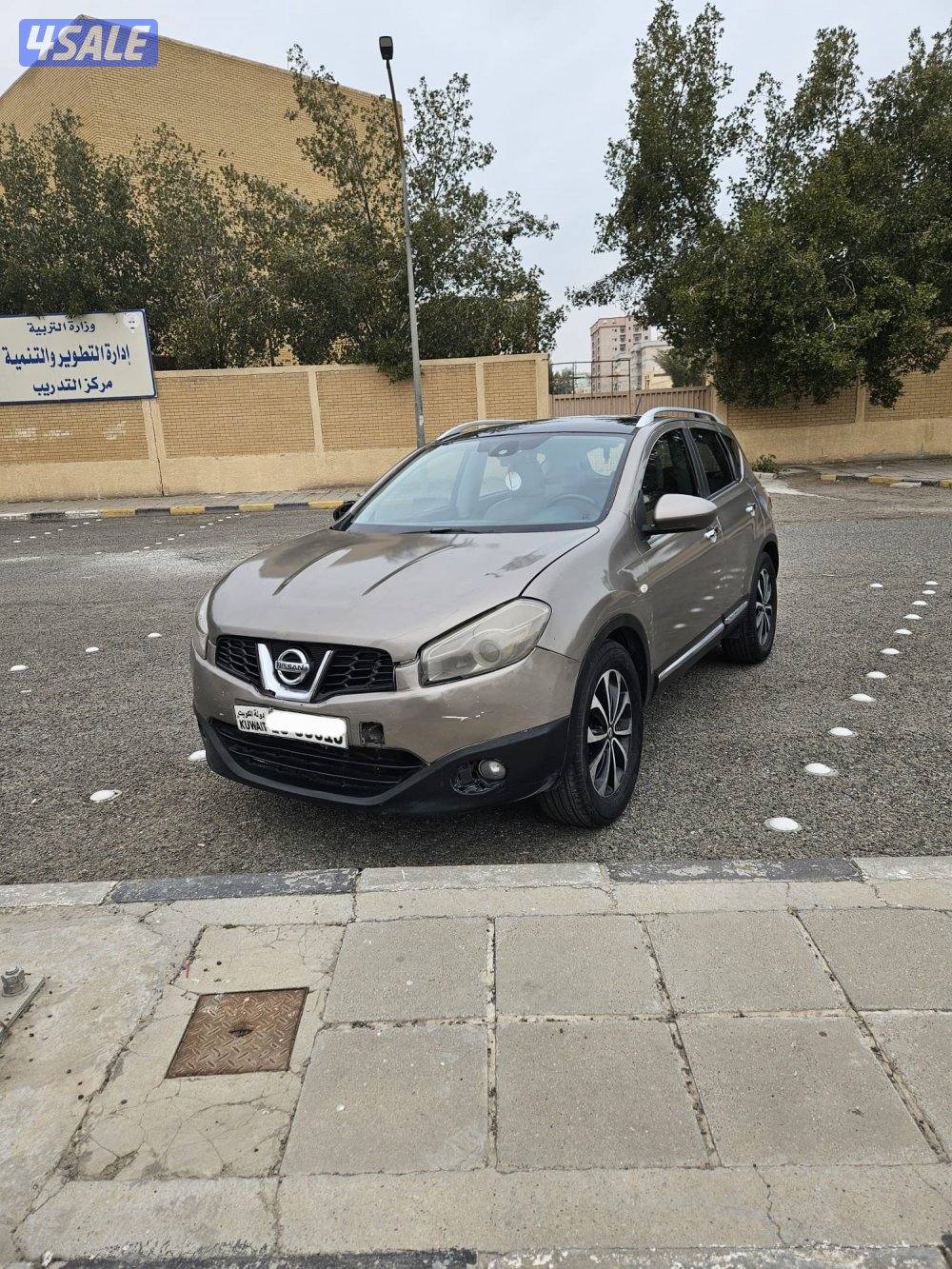 نيسان قشقاي مويل ٢٠١٢2