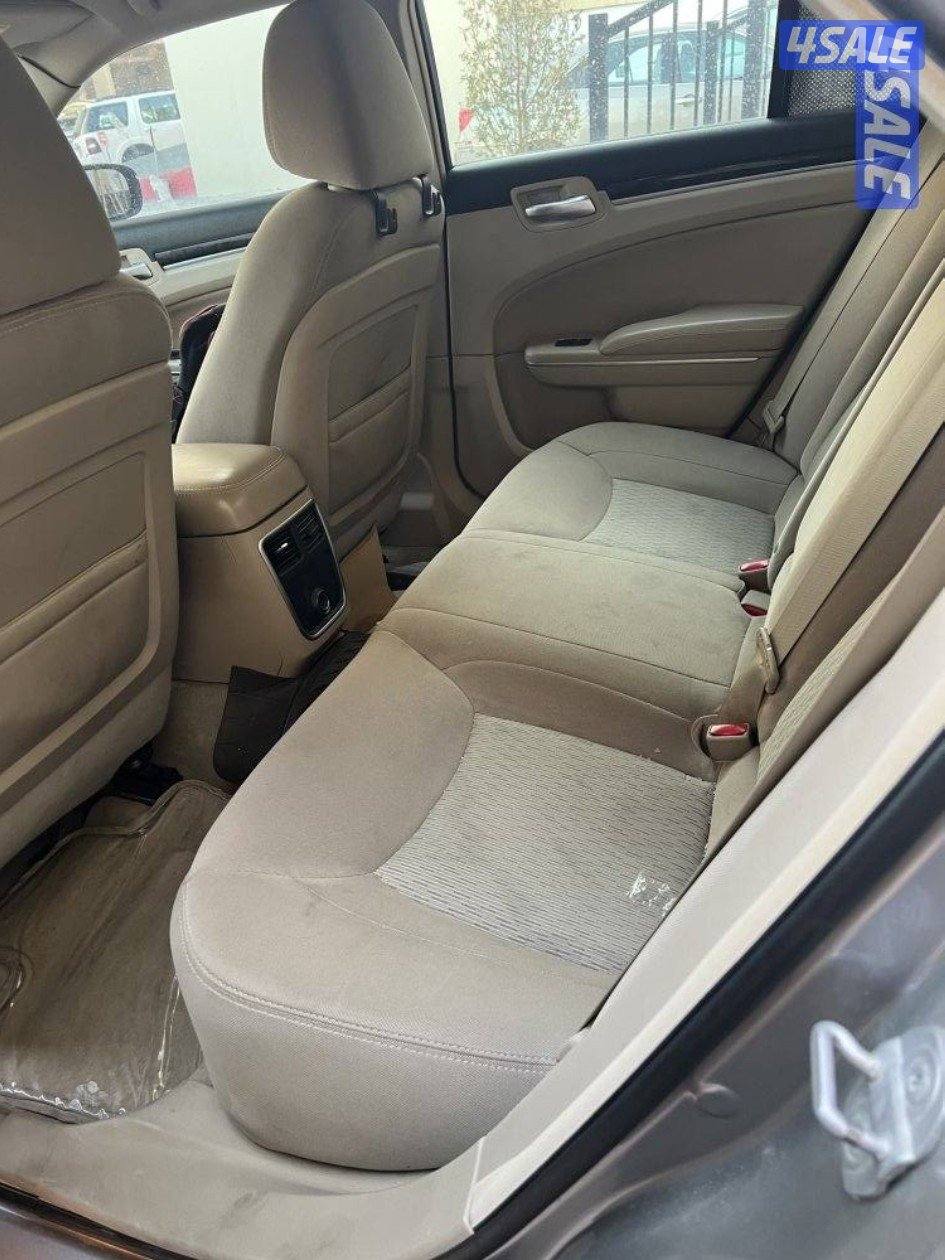 كرايزلر ثمانية سلندر 2013 للبيع بحالة نظيفة جدا4