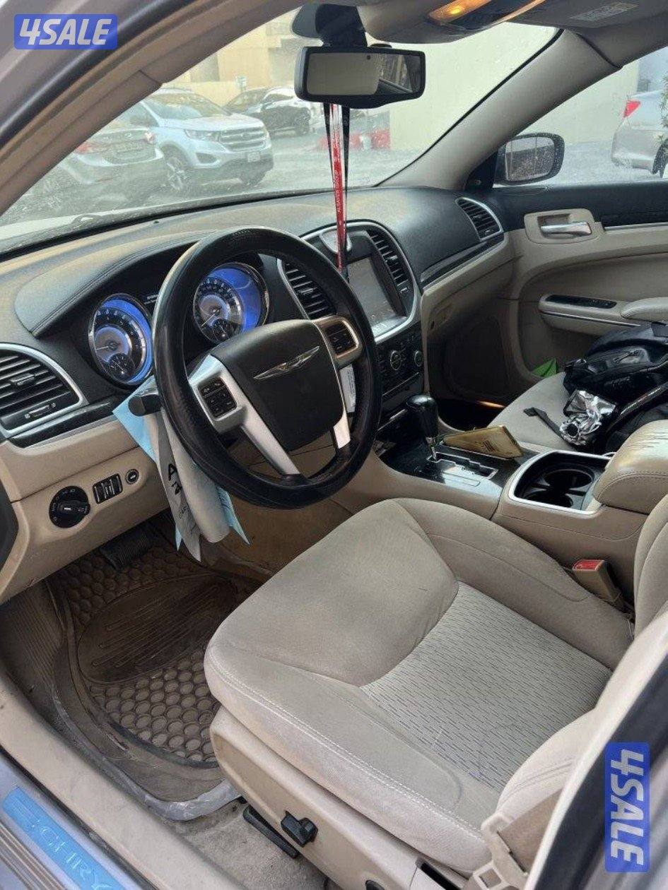 كرايزلر ثمانية سلندر 2013 للبيع بحالة نظيفة جدا6