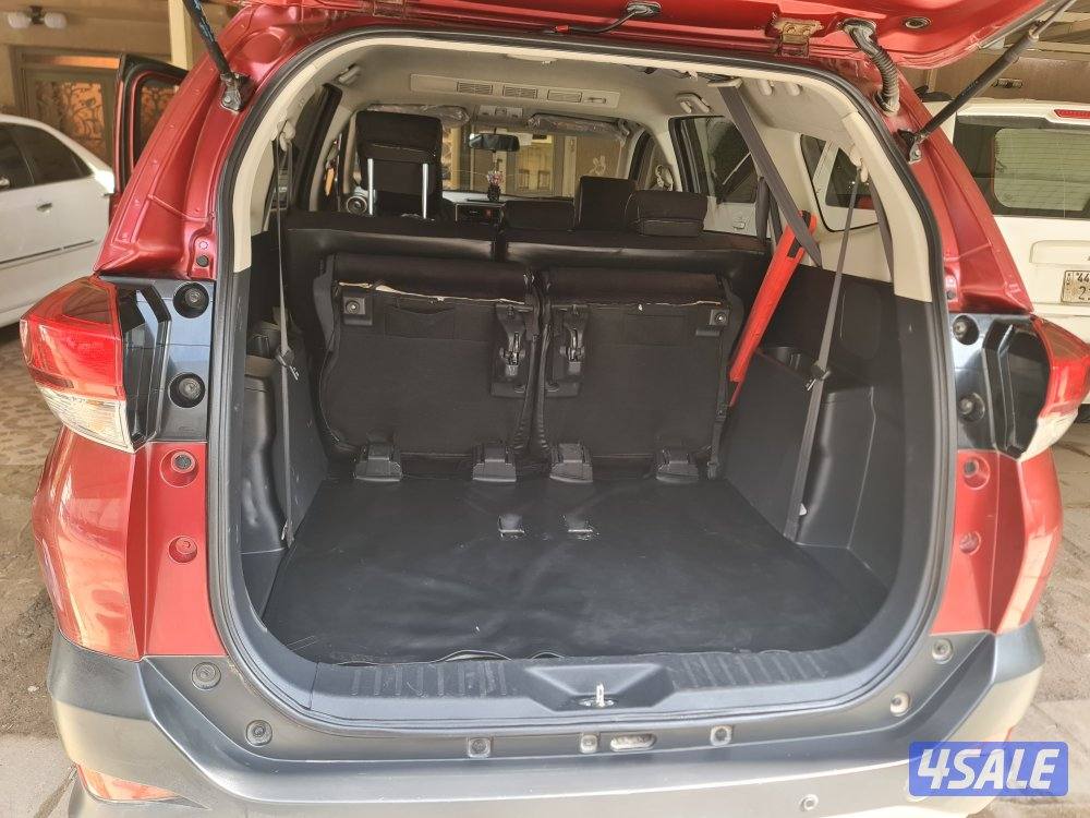 سيارة تويوتا رش 2023 احمر غامق بحالة ممتازة3