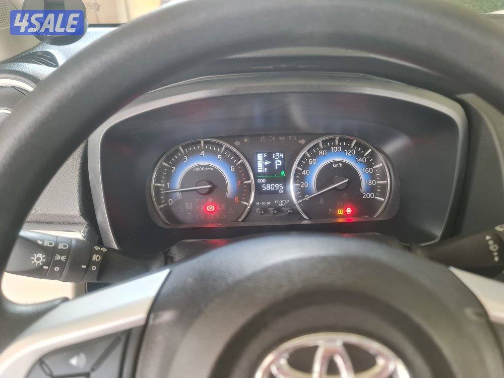 سيارة تويوتا رش 2023 احمر غامق بحالة ممتازة1