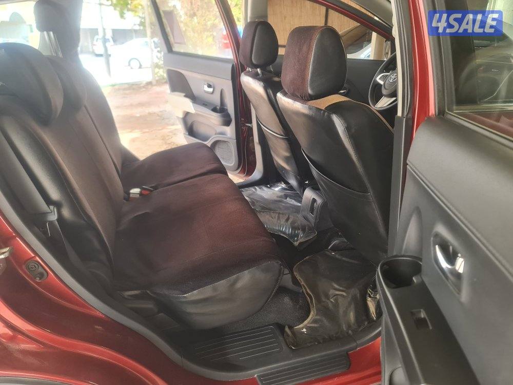 سيارة تويوتا رش 2023 احمر غامق بحالة ممتازة6