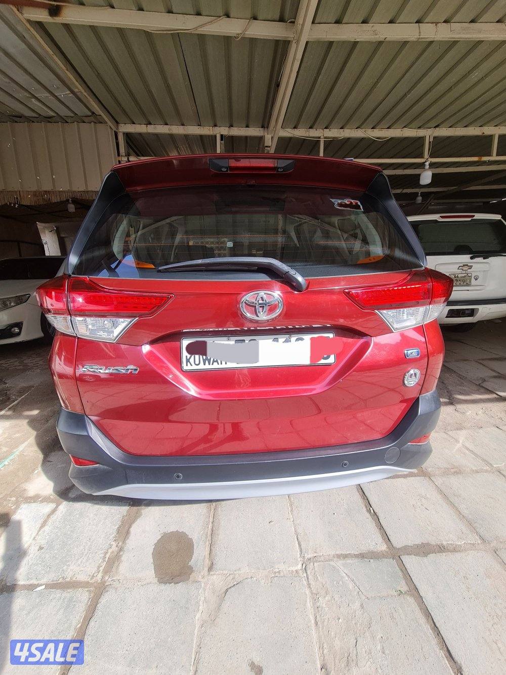 سيارة تويوتا رش 2023 احمر غامق بحالة ممتازة8