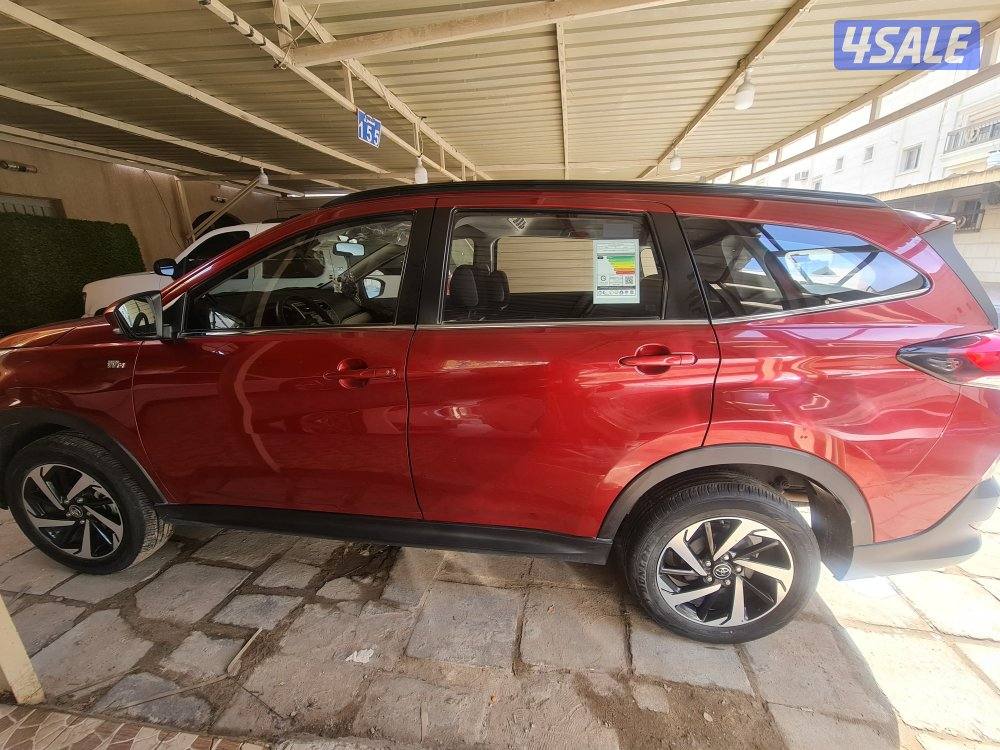 سيارة تويوتا رش 2023 احمر غامق بحالة ممتازة0