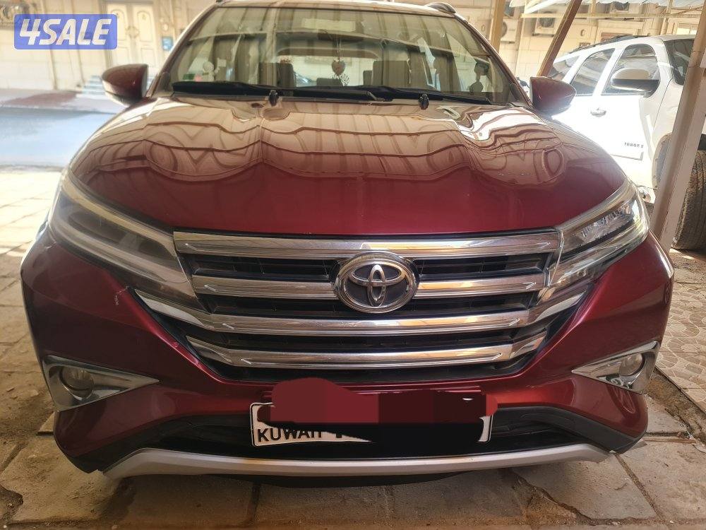 سيارة تويوتا رش 2023 احمر غامق بحالة ممتازة9