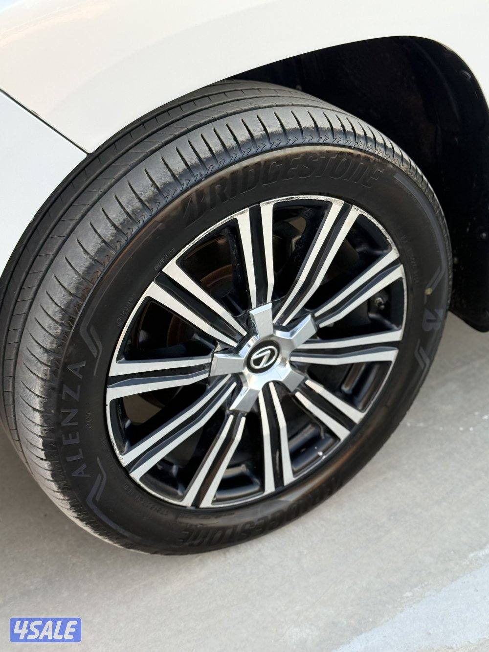 لكزس LX570 - موديل 2018 - عداد 317 - وارد الساير - الدرجه الأولى14