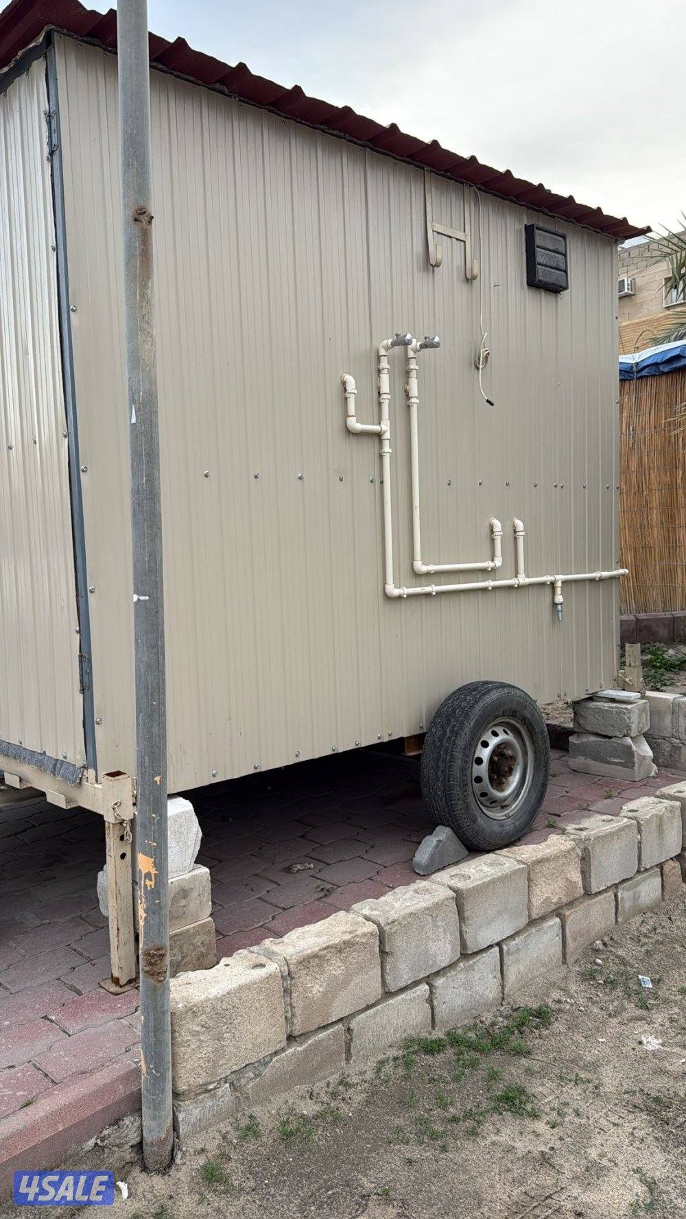 كبره غرفة نوم وحمام ومكيف جديد والغرفه جديده3