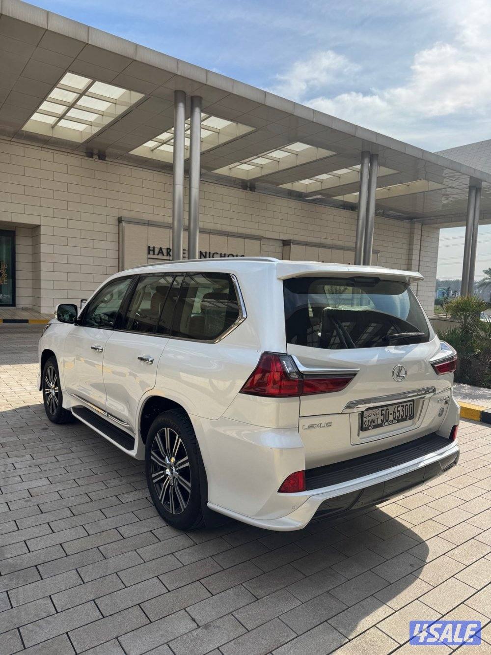 لكزسLX570 الدرجه الاولى صبغ الوكاله بحاله ممتازه.3