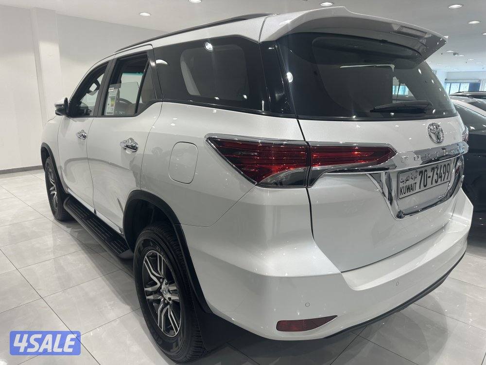 تويوتا فورتينر موديل 20232