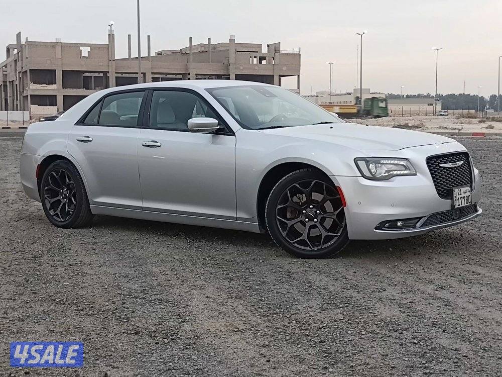 كرايزلر 300S موديل 2021 ماشي 134 الف صبغ الوكالة ماعدا قطعتين وجزء4