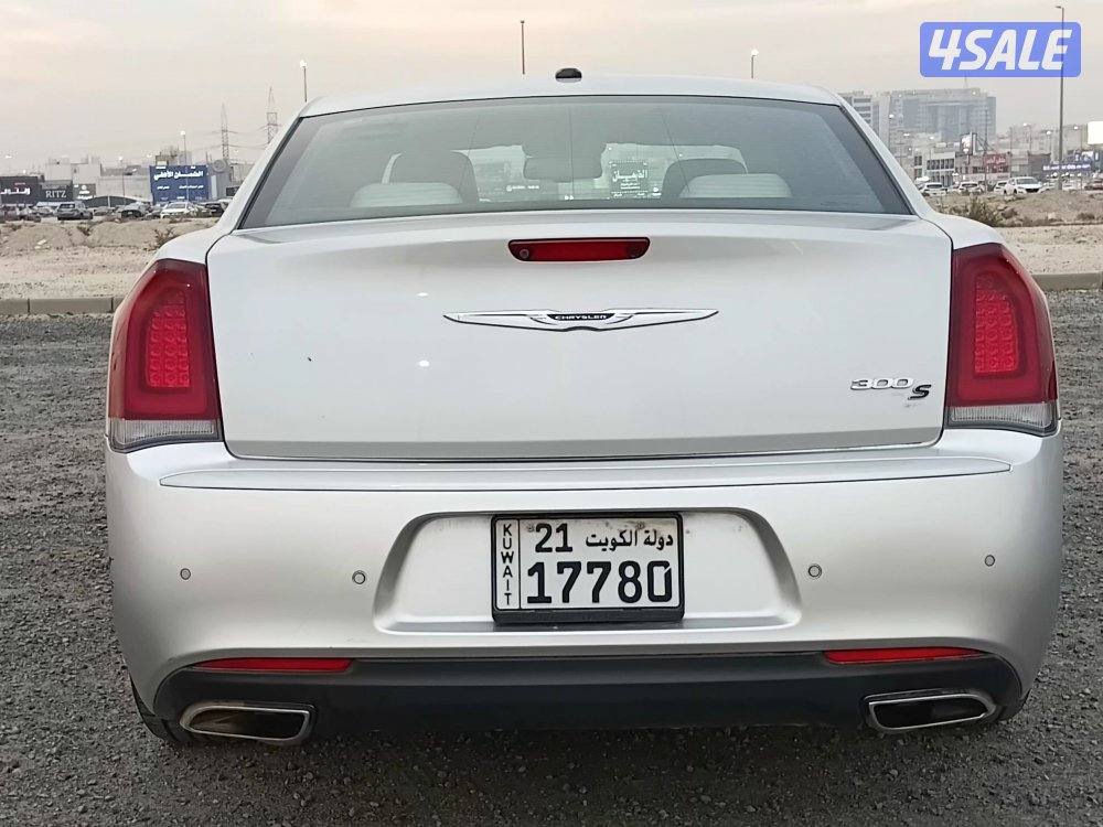كرايزلر 300S موديل 2021 ماشي 134 الف صبغ الوكالة ماعدا قطعتين وجزء5