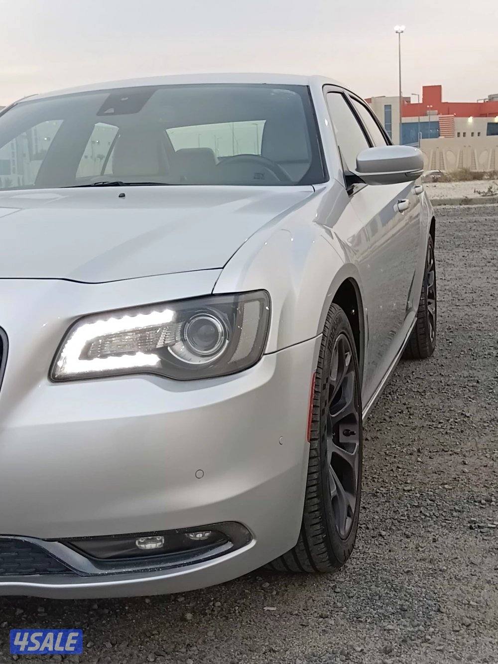 كرايزلر 300S موديل 2021 ماشي 134 الف صبغ الوكالة ماعدا قطعتين وجزء6