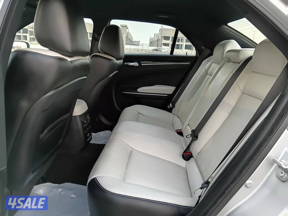 كرايزلر 300S موديل 2021 ماشي 134 الف صبغ الوكالة ماعدا قطعتين وجزء13