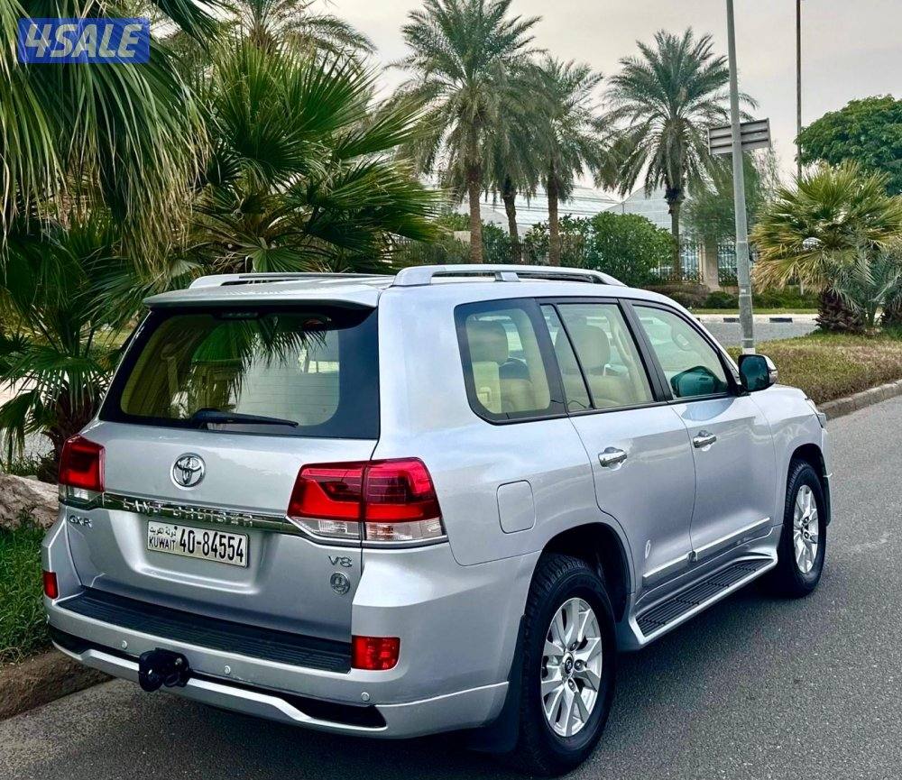 2017 كامل المواصفات ماشي 220 الف صبغ الوكاله وارد الساير 8 سلندر جلد2