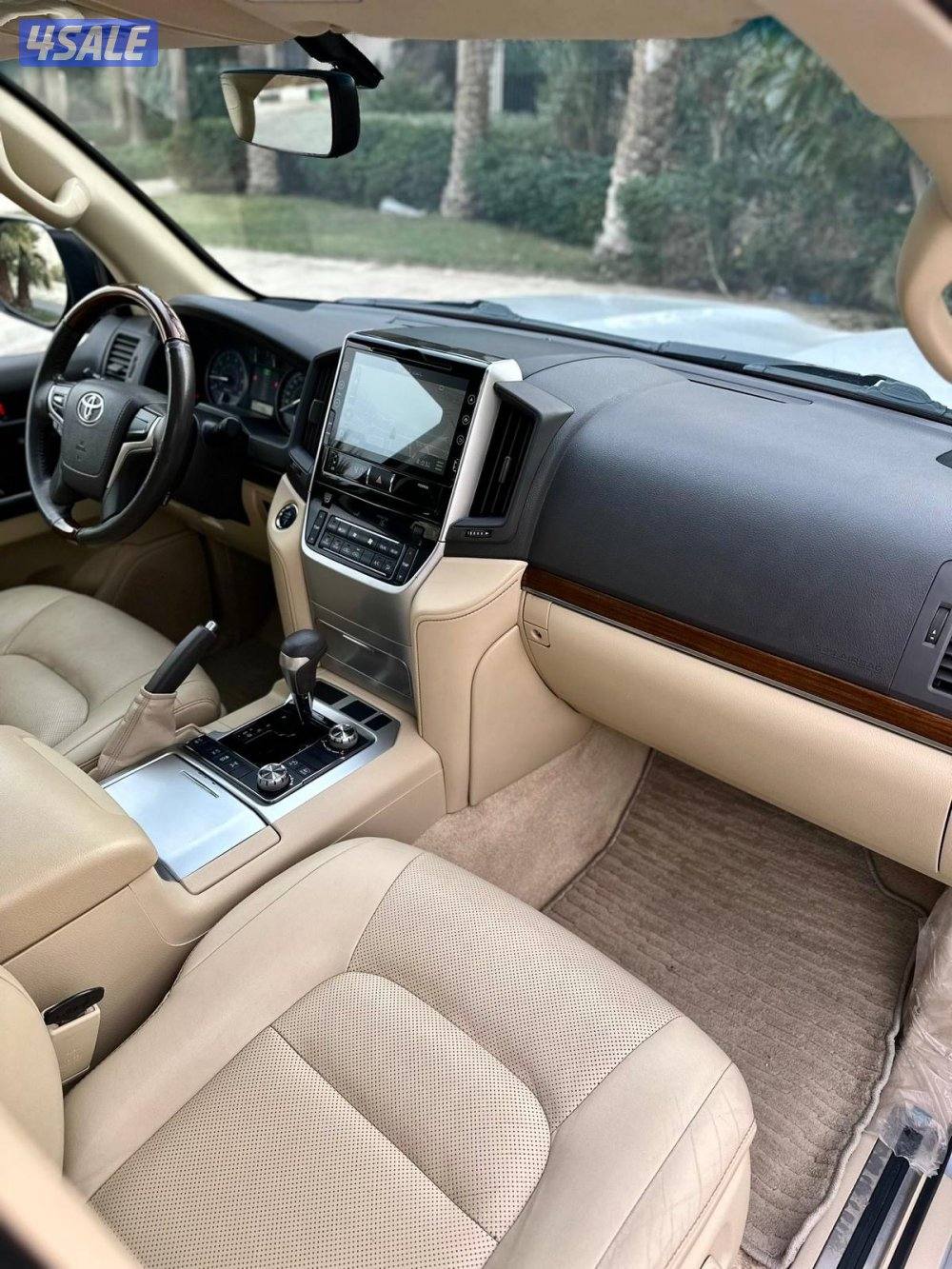 2017 كامل المواصفات ماشي 220 الف صبغ الوكاله وارد الساير 8 سلندر جلد9