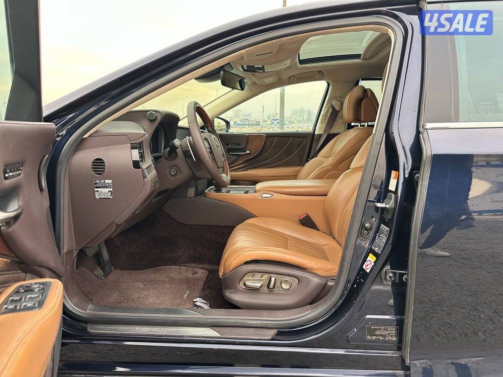 لكزس LS 350 موديل ٢٠١٨ أعلى فئة ماشي ٩٤ ألف8