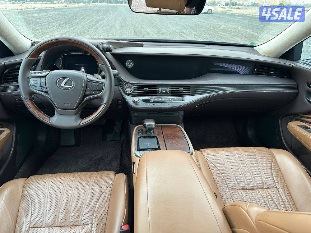 لكزس LS 350 موديل ٢٠١٨ أعلى فئة ماشي ٩٤ ألف9