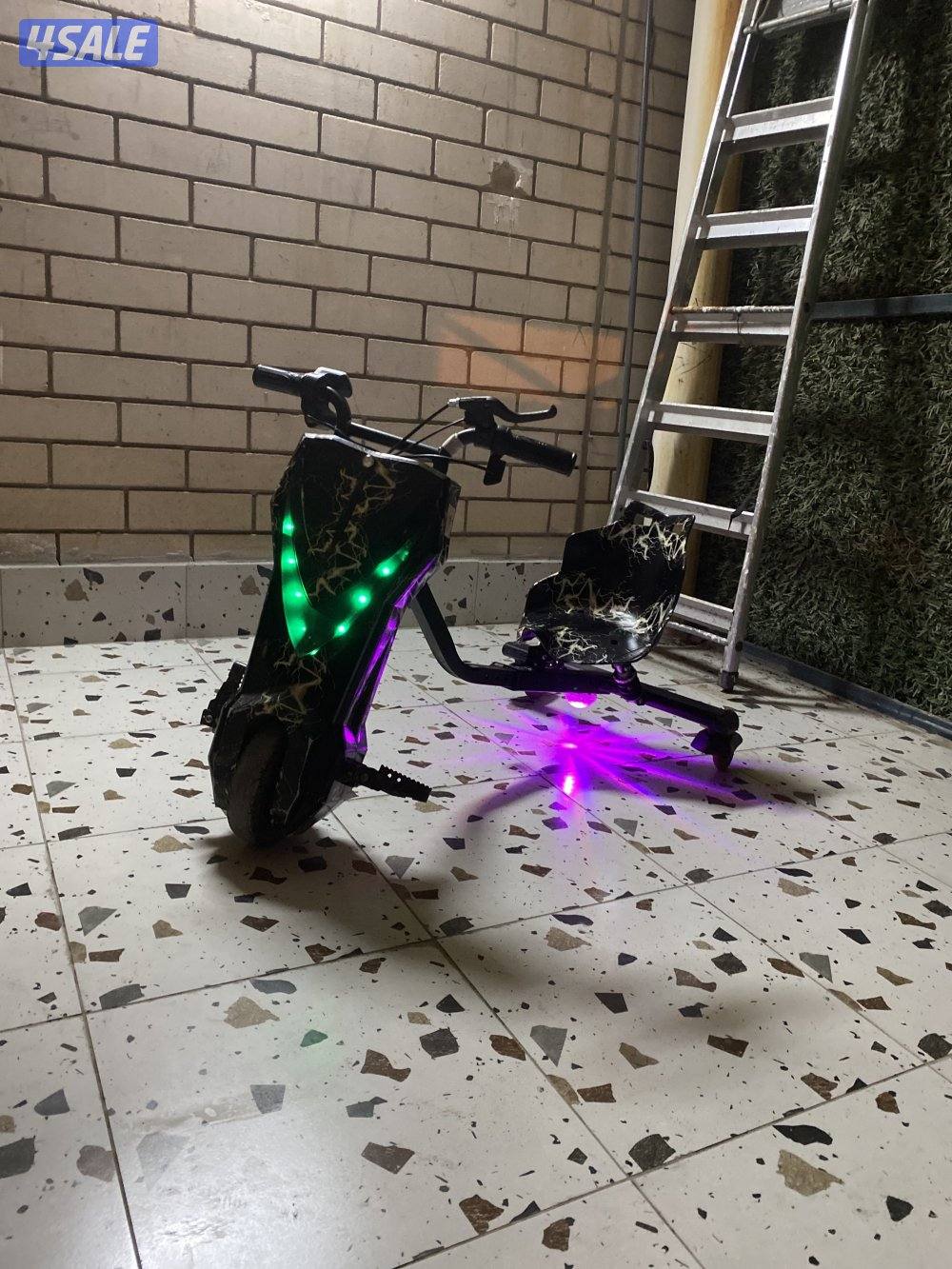 مستعمل بس مافيه شي و نضيف و معه مفتاحه2