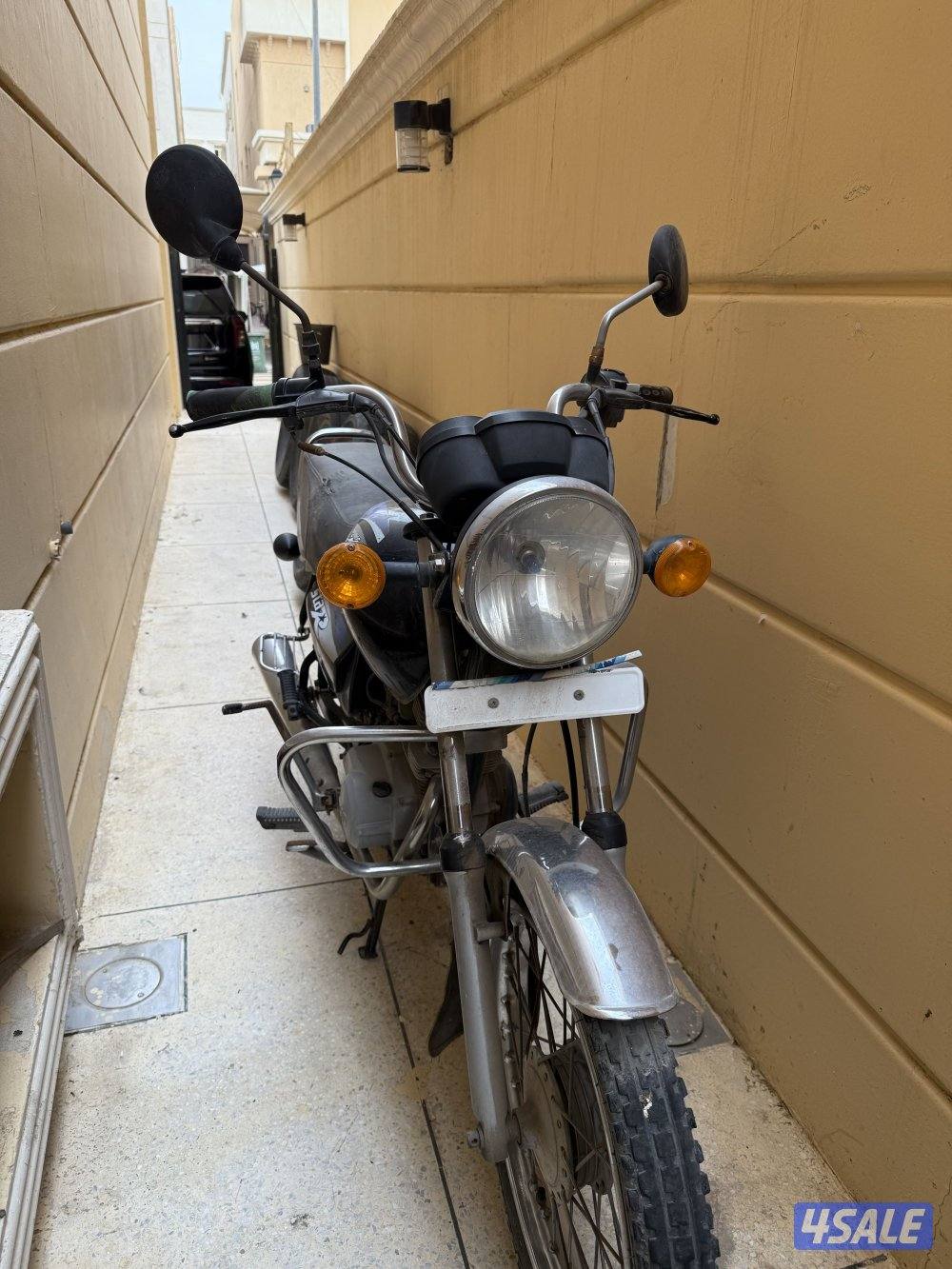 ثلاث دراجات نارية Mahindra Arro و Mahindra Centuro NXT و TVS Star7